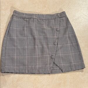 Francescas Gray plaid skirt 😍